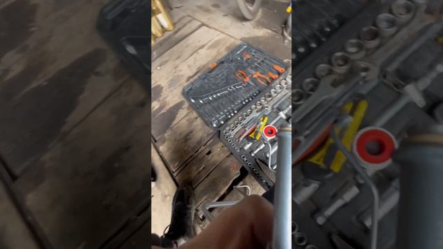 Замена металической топливной трубки(штуцер-быстросьем)газель эвотек 4216