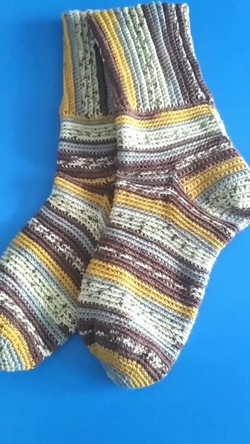 Мужские носки крючком. Первая пара за апрель 2026