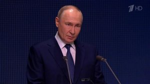Владимир Путин принимает участие в церемонии награждения лауреатов премии "Служение".