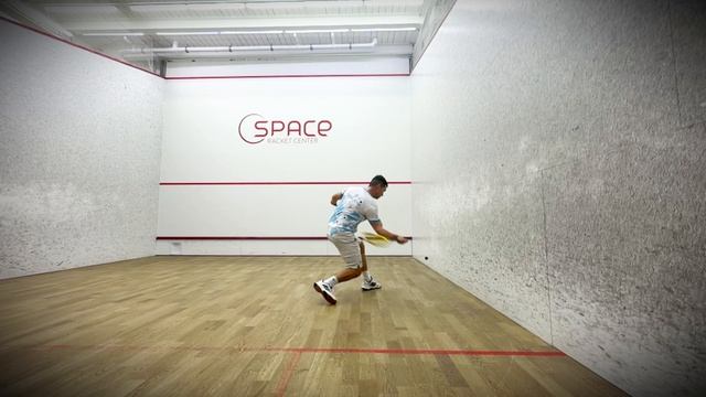 кросс в передней зоне справа сзади