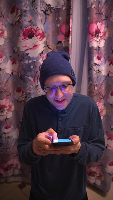 ЖЕНЬКА ШУМИТ С БОРЬКОЙ