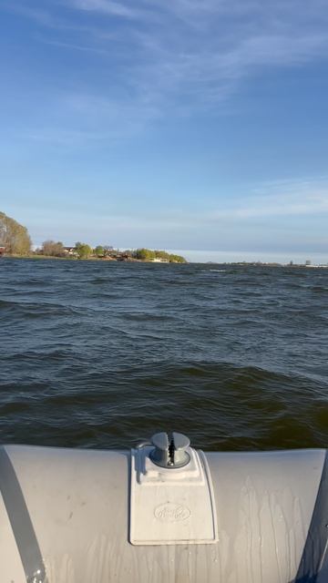 Итак, рыбалка — 👍, улов — 🐋, настроение — 🎉. Осталось самое простое: вернуться в лагерь!