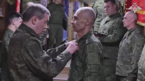 Начальник Генерального штаба Валерий Герасимов вручил государственные награды военнослужащим, 21.04.