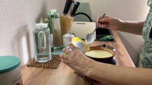 Помидоры живые. Молоко заквасила.