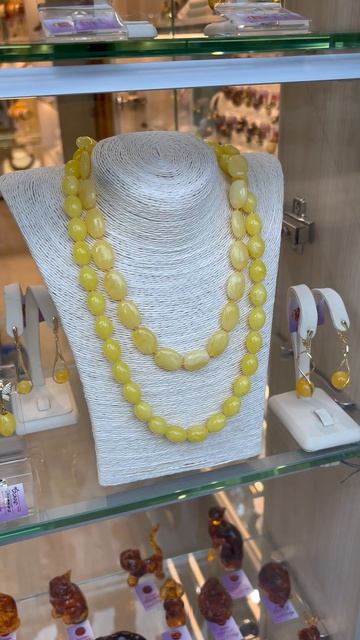 В Сочи очень много украшений из янтаря по низким ценам