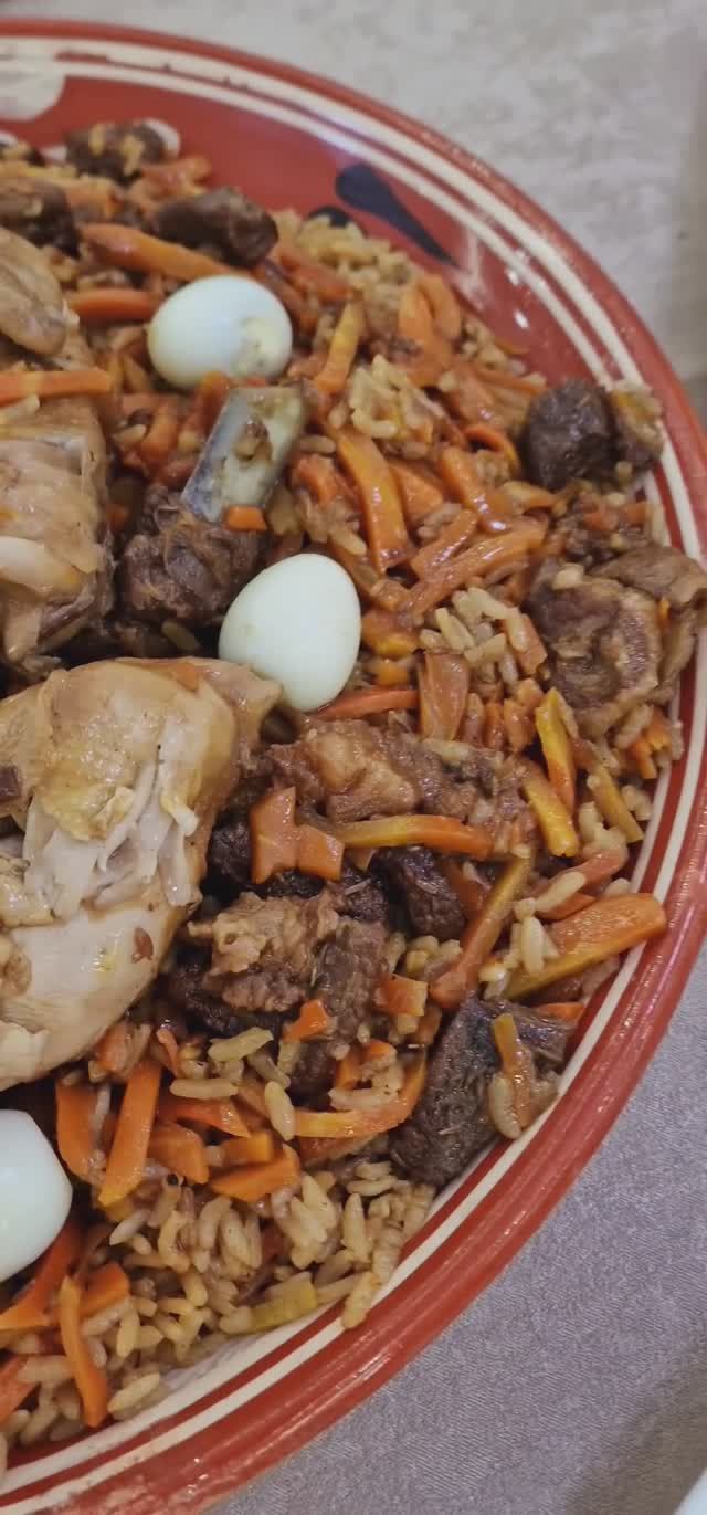 Прилетели в Душанбе, и сразу на банкет, танцуют ли девушки в хиджабе в Таджикистане? Смотрите сами