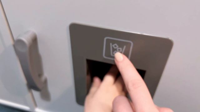 Пришли в кафе, играем в детской комнате. Видео для детй.