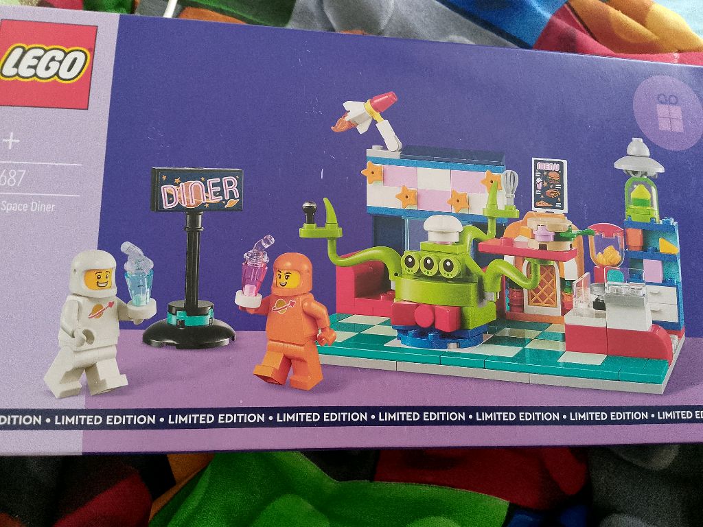 Внеееезапный стрим - распаковка и сборка Космической закусочной 40687