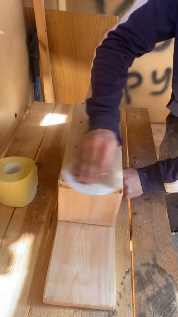 Подставка и полка для туалетной бумаги