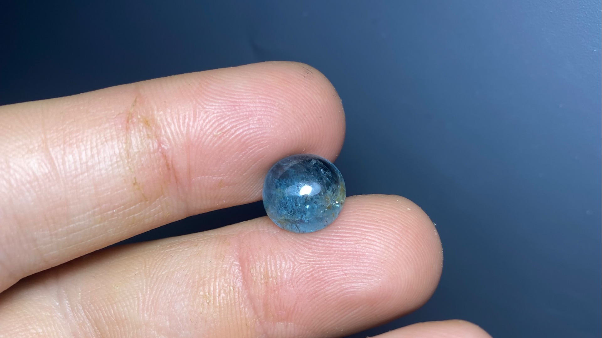 Аквамарин с ярко выраженным плеохроизмом # 576