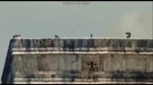 Детальное изображение НЛО над пирамидами и АЭС