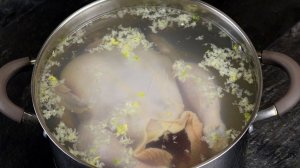 Пока все ЖАРЯТ, я предпочитаю МАРИНОВАТЬ курицу, и вкус получается НЕОБЫКНОВЕННО нежным и ароматным.