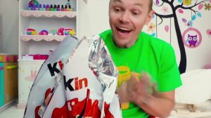 Макс и Катя следят за питанием папы