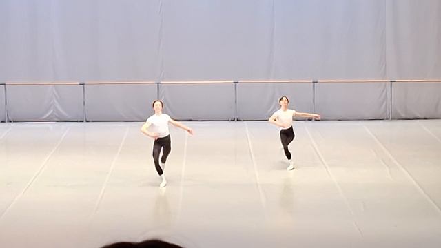 МГАХ. Госэкзамен по классическому танцу.  Юноши. Педагог Д.Медведев. 20.04.26 (9)