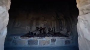 Иран, где люди живут в скалах.