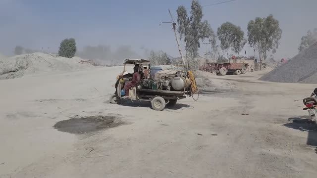 Пара выездов лихих летучих шиномонтажников из Пакистана