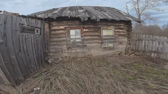 Набрели на ведьмин дом в заброшенной деревне, проходя маршрут на Эндуро
