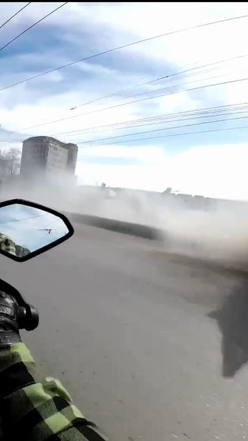 Дымит справа у телецентра Автобус