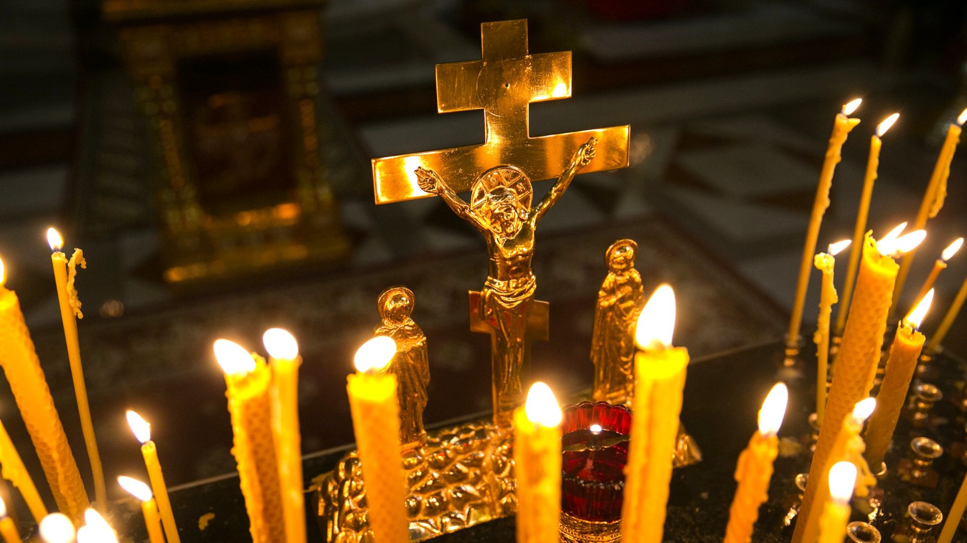 Православные югорчане сегодня отмечают Радоницу