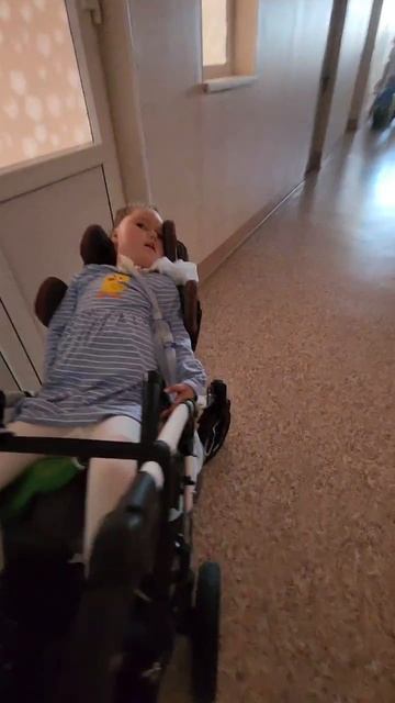 нам точно туда нужно 😌 и да , это все в больничке) доброго всем дня друзья 💪 👸 🙂 #евасма1 #папас