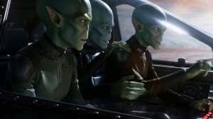 Космический корабль с инопланетянами, исследующими далёкие планеты