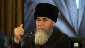 Муфтий Чечни разъяснил, может ли женщина приветствовать саламом постороннего мужчину