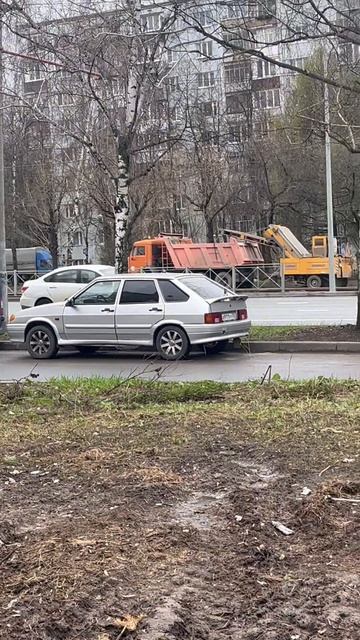 КАМАЗ тащит малыша! Что это за машина? 🚛❓