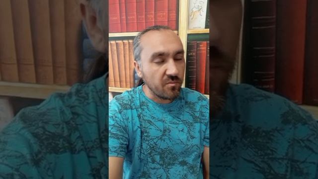 Слышу голоса! Кто-то всё время меня зовёт. Что происходит? 😱