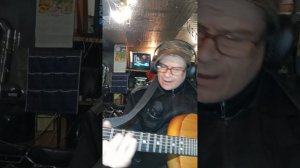 песня  в землянке  вспомним  солдатскую  и офицерскую   в землянке  для  всех