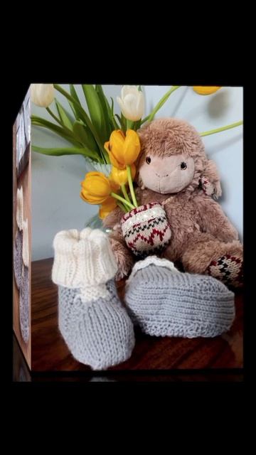 Пинетки без шва в серо - белом цвете