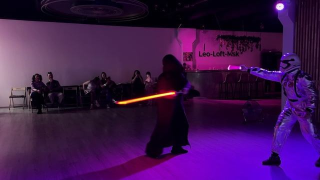 Сражение на световых мечах (спереди) под Имперский марш  - встреча 19.04.26