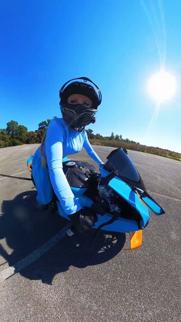 Катя Алмаз мото девушка на Дукати Ламборгини