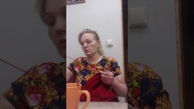 Вернулась в дела вязальные. Показываю обновки, Но не пряжа.....