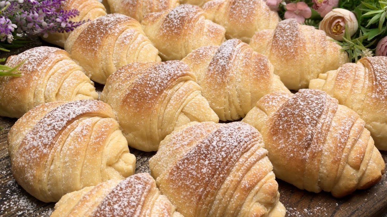 Хрустящие и воздушные КРУАССАНЫ из готового слоеного теста за 30 минут. Домашние круассаны