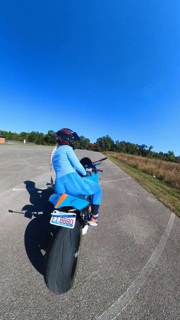 Катя Алмаз мото девушка на Дукати Ламборгини