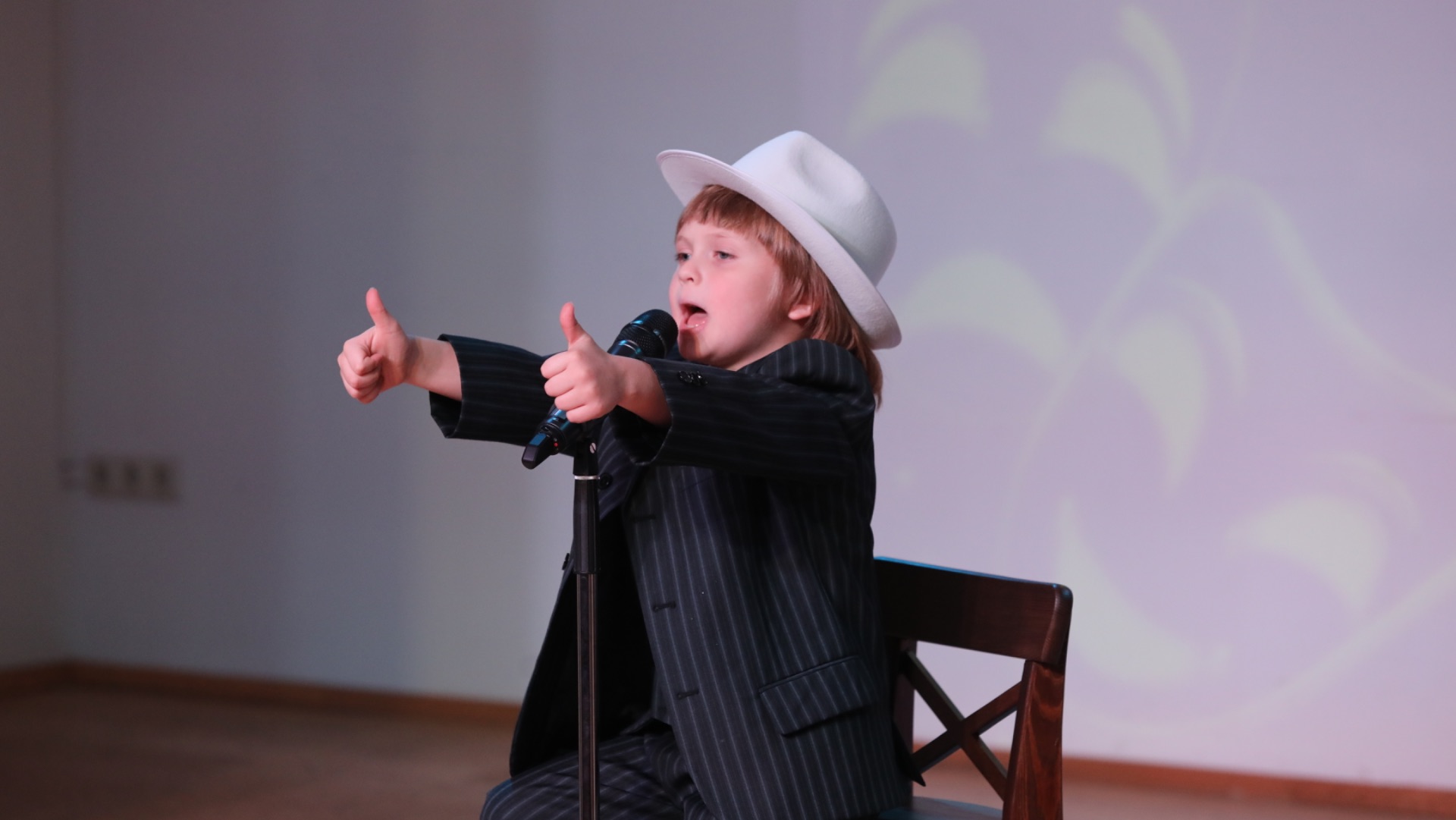 Албутов Александр 7 лет- « Я то, что надо»