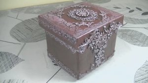 Хаос на столе  ? Это решение - шкатулочка из коробки .