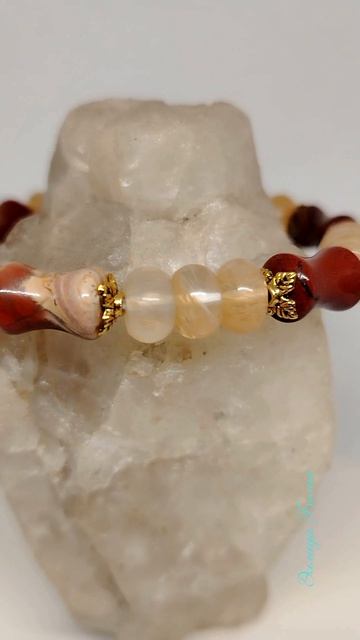 ОКО ИЗИДЫ. АМУЛЕТ С ЦИТРИНАМИ И БЛАГОРОДНОЙ КРАСНОЙ ЯШМОЙ