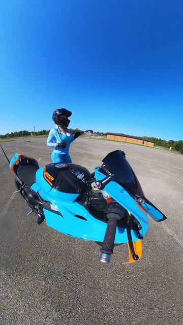 Катя Алмаз мото девушка на Дукати Ламборгини