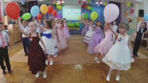 Танец - вход на выпускной "Детство не повторится"