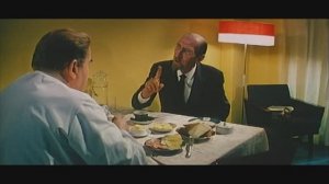 Зашёл в ресторан выпить...супу! Фрагменты из фильма "Старый знакомый". 1969 г.