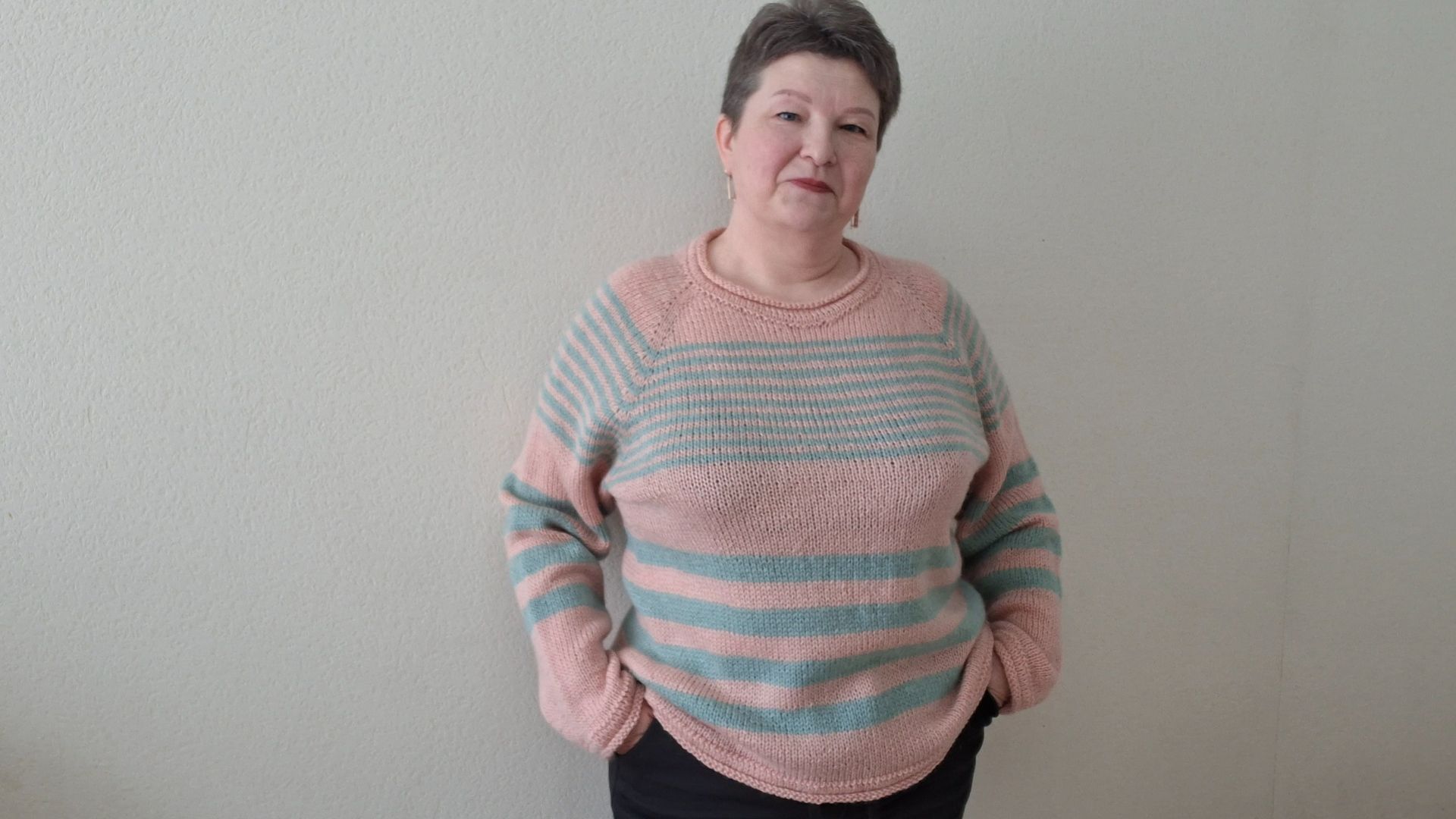 #вязание  /Тёплый джемпер спицами, связанный регланом сверху вниз. Описание.