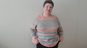 #вязание  /Тёплый джемпер спицами, связанный регланом сверху вниз. Описание.