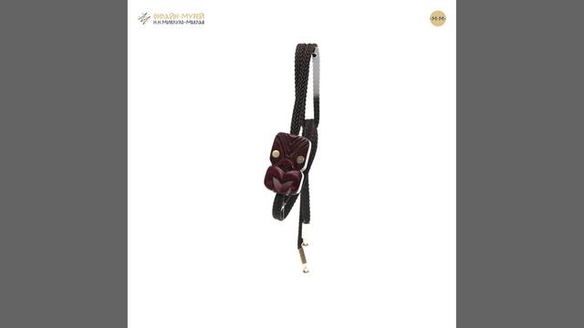 Шнурок на шею с амулетом в виде головы предка (моко, Новая Зеландия))