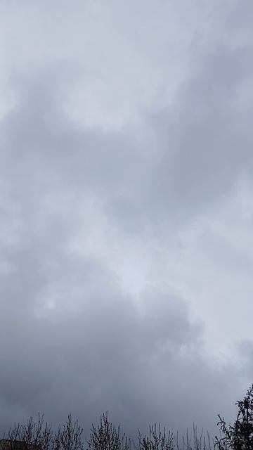 На небесах живут родные души...