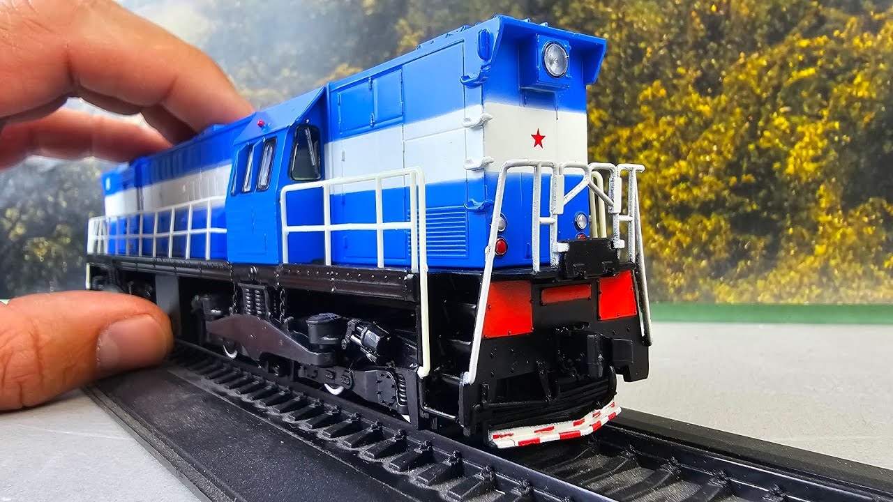 Модель тепловоза ЧМЭ5 масштаб 1:87. Наши поезда №16. Про поезда