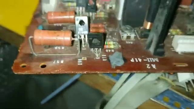 6. Что можно взять из старых плат для своих поделок нюансы для начинающих радиолюбителей [get.gt]