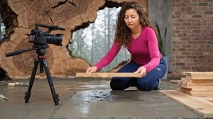 Как девушка одна в лесу строила дом?!