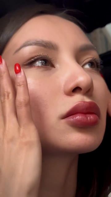 А твоя девушка пользуется твоей косметикой?)