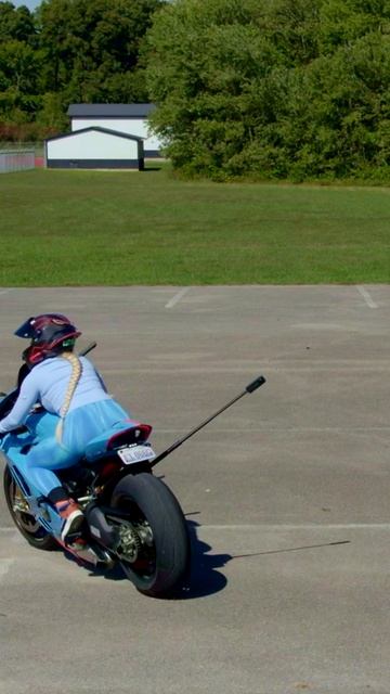 Катя Алмаз мото девушка на Дукати Ламборгини